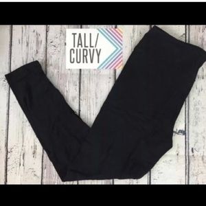 Lularoe Tall and curvy black leggings.